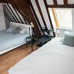 Stylish Canal-Side 2Br-1Lr Apt, At Center Of Gent